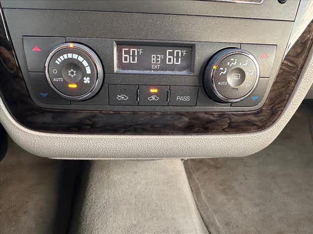 2009 Cadillac DTS w/1SB