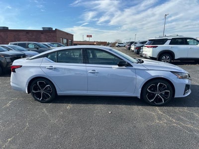 2025 Nissan Altima SR