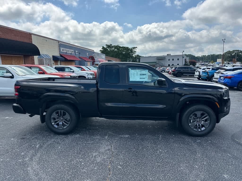 2025 Nissan Frontier SV