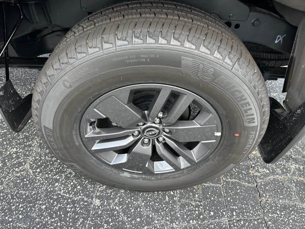 2025 Nissan Frontier SV