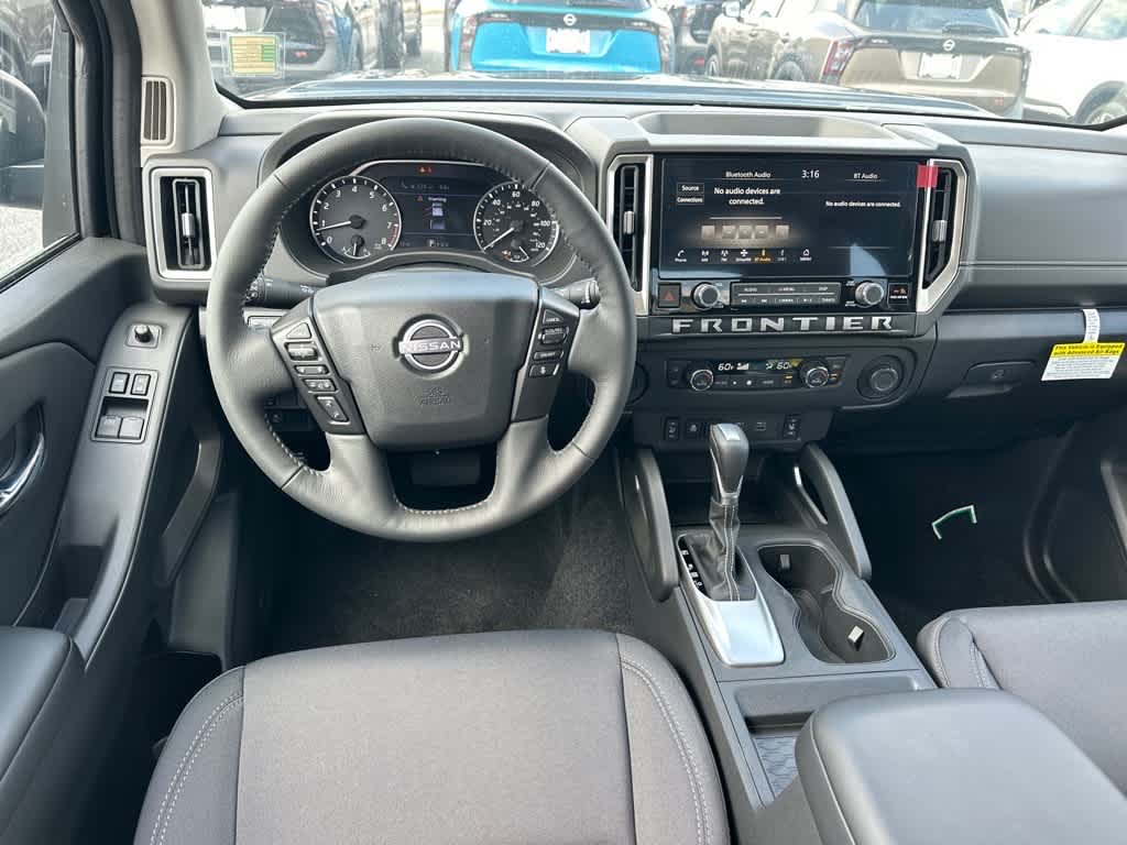 2025 Nissan Frontier SV