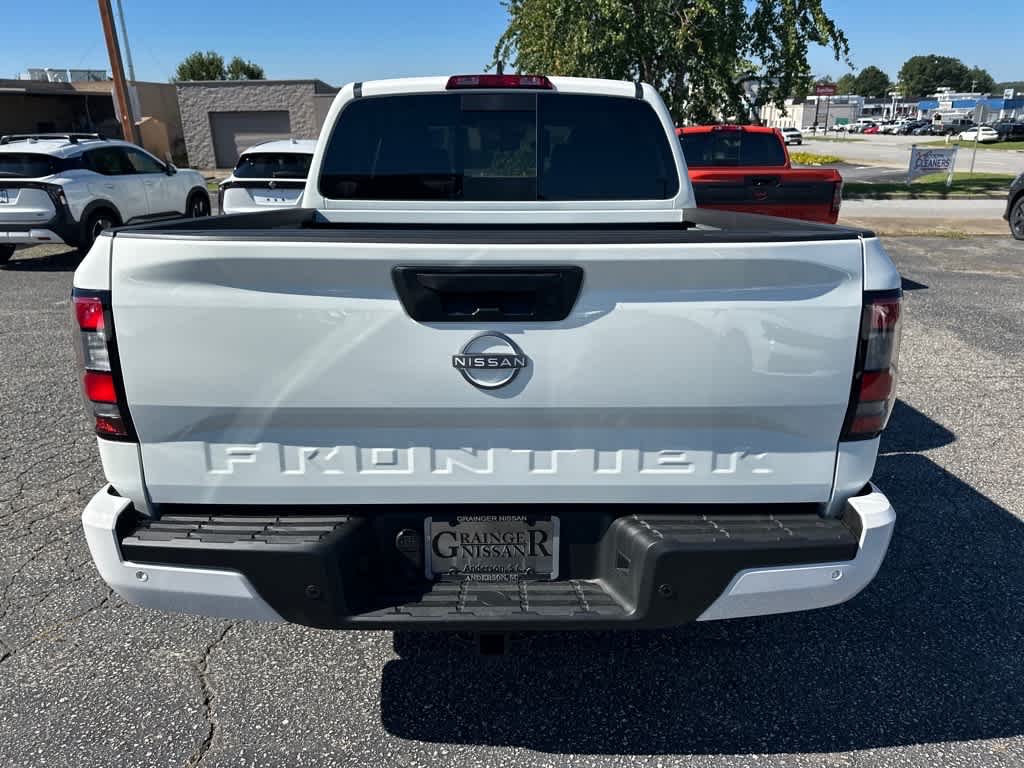 2025 Nissan Frontier SV