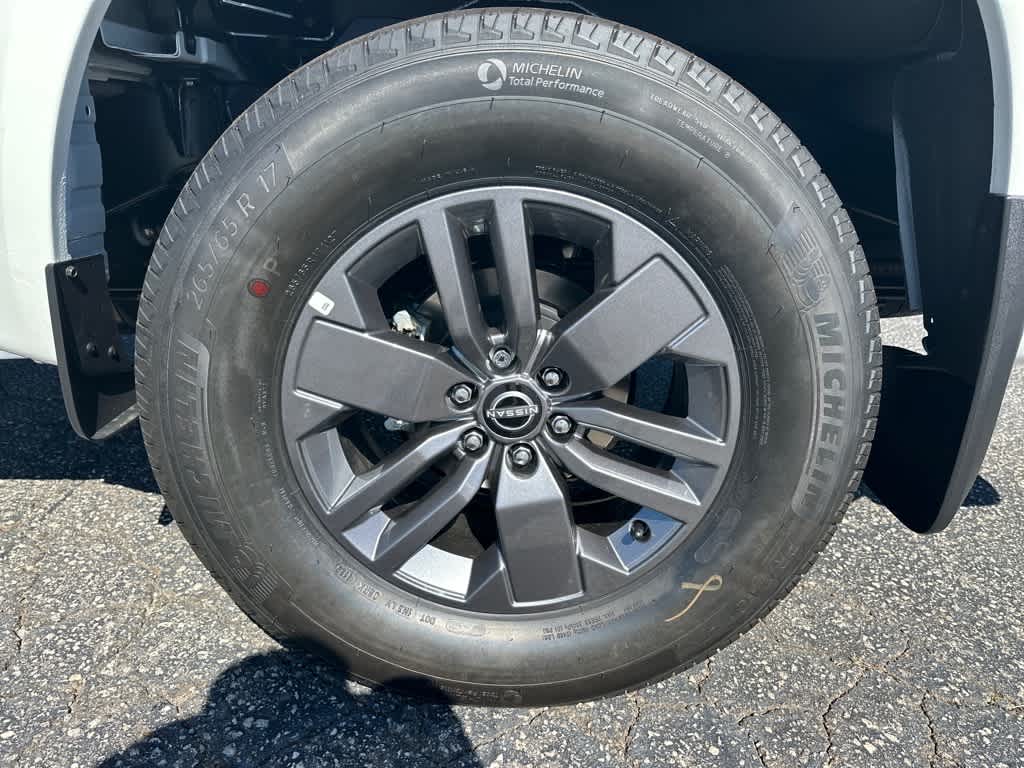 2025 Nissan Frontier SV