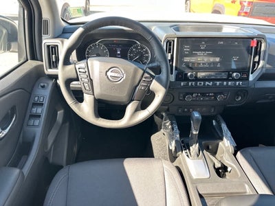2025 Nissan Frontier SV