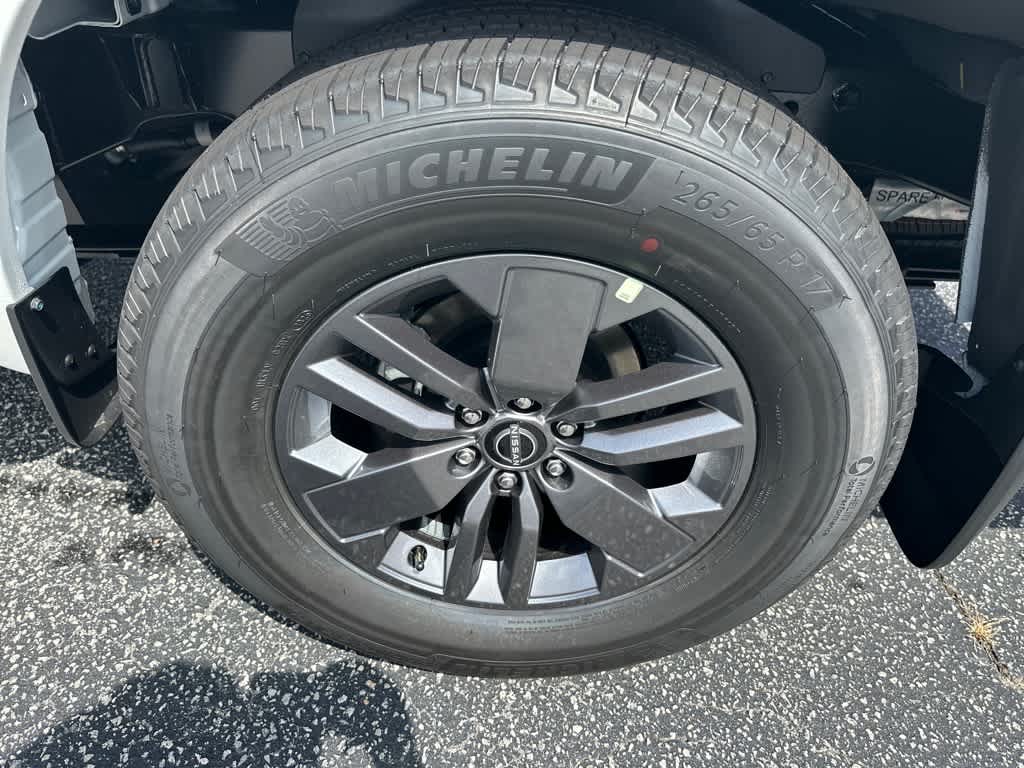 2025 Nissan Frontier SV