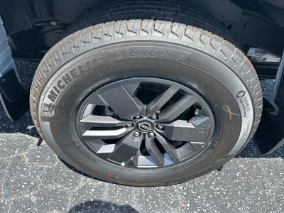 2025 Nissan Frontier SV