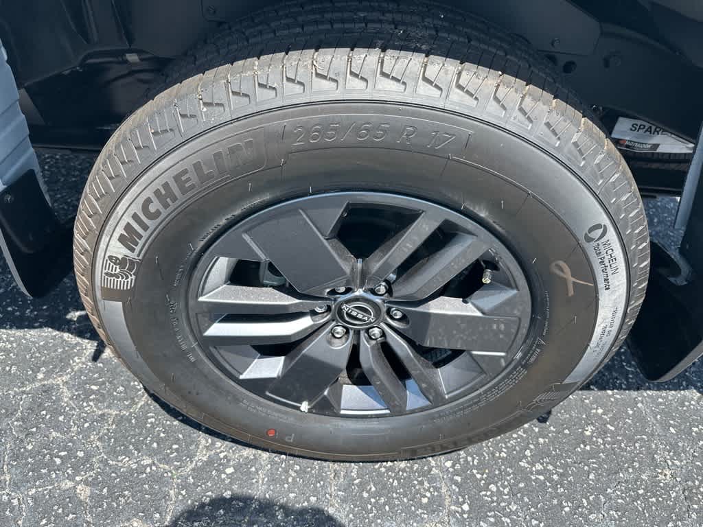 2025 Nissan Frontier SV