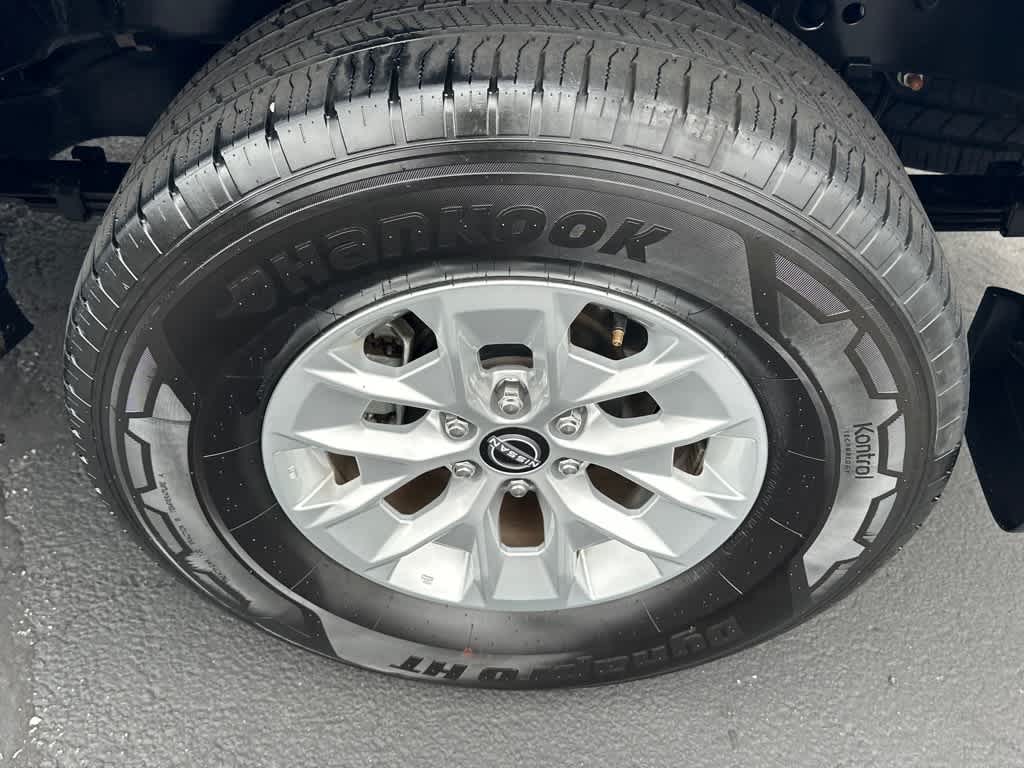 2024 Nissan Frontier SV