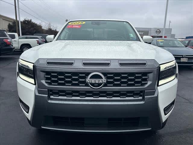 2025 Nissan Frontier SL