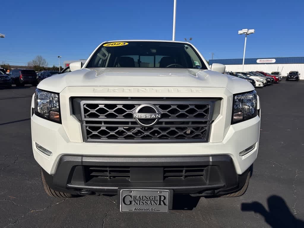 2023 Nissan Frontier SV