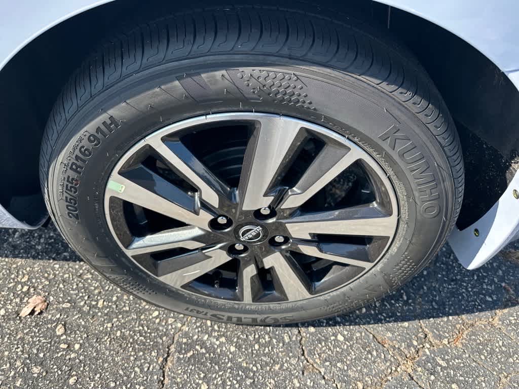 2025 Nissan Versa SV