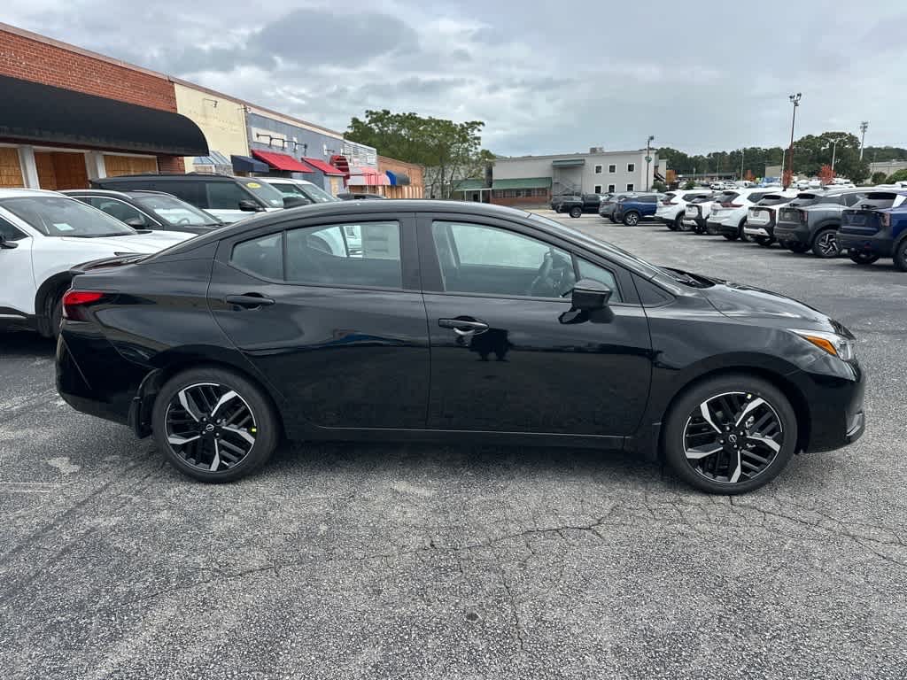 2025 Nissan Versa SR