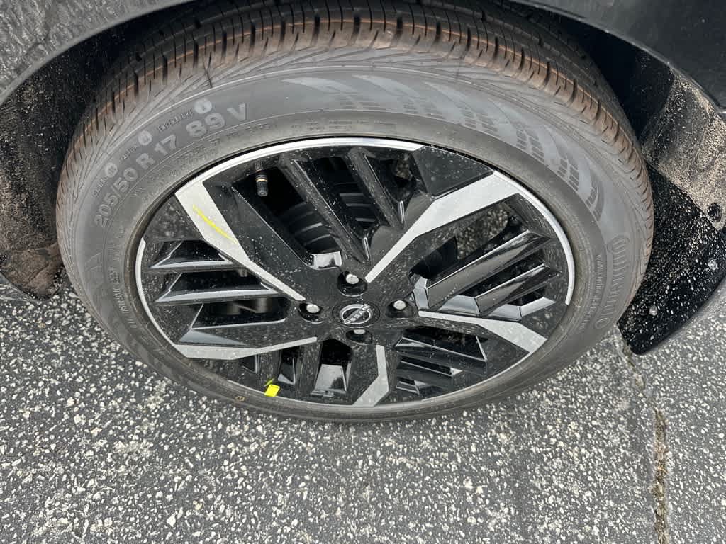 2025 Nissan Versa SR