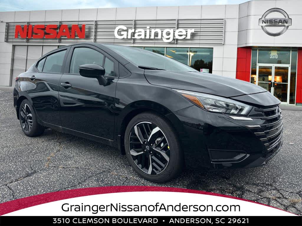 2025 Nissan Versa SR