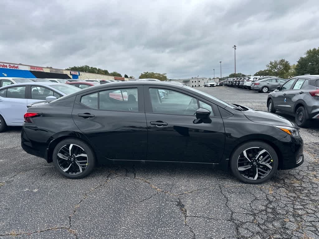 2025 Nissan Versa SR