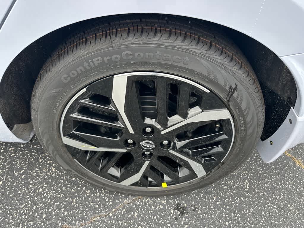 2025 Nissan Versa SR