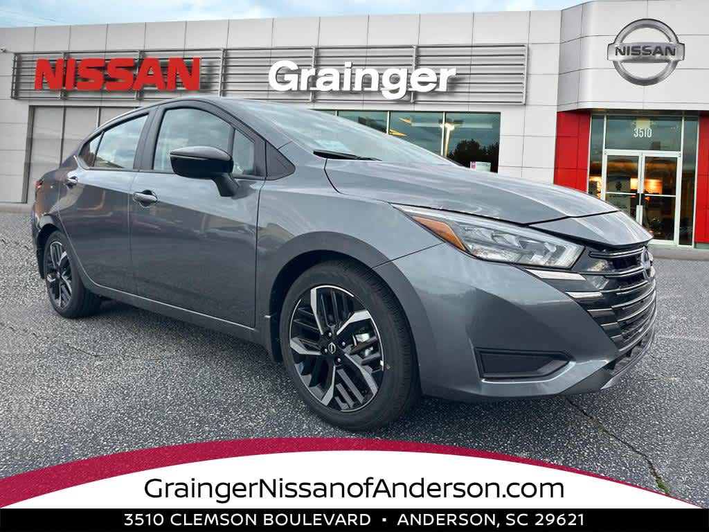 2025 Nissan Versa SR