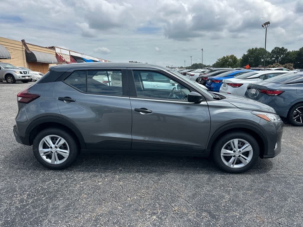 2025 Nissan Kicks Play S