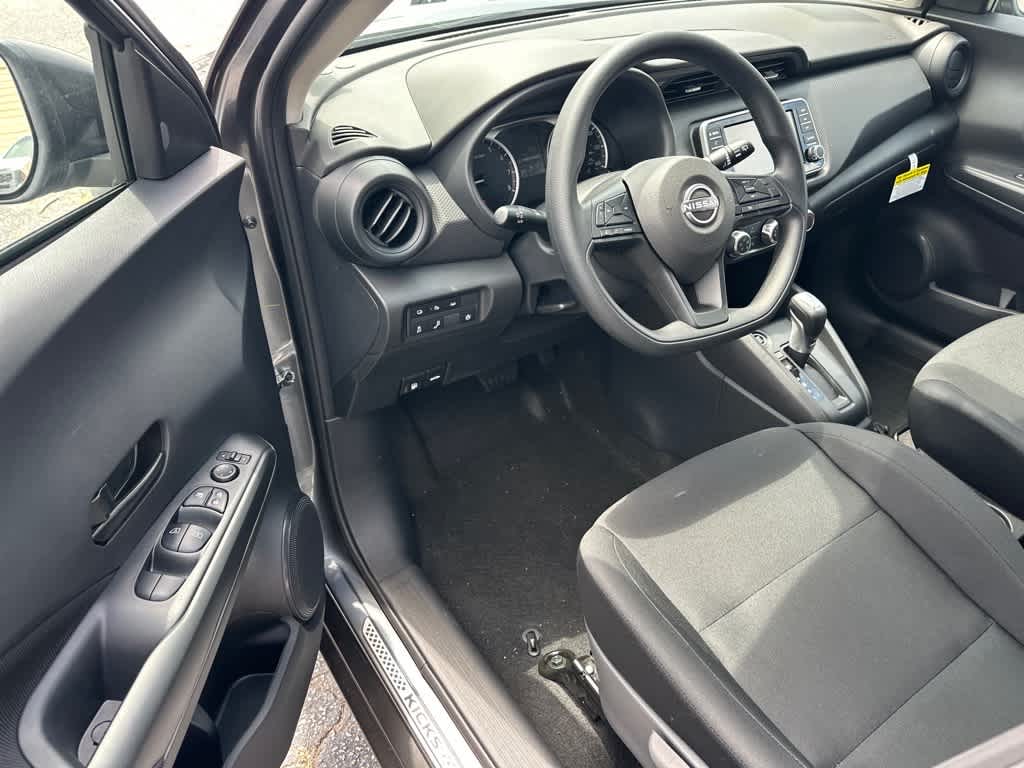 2025 Nissan Kicks Play S