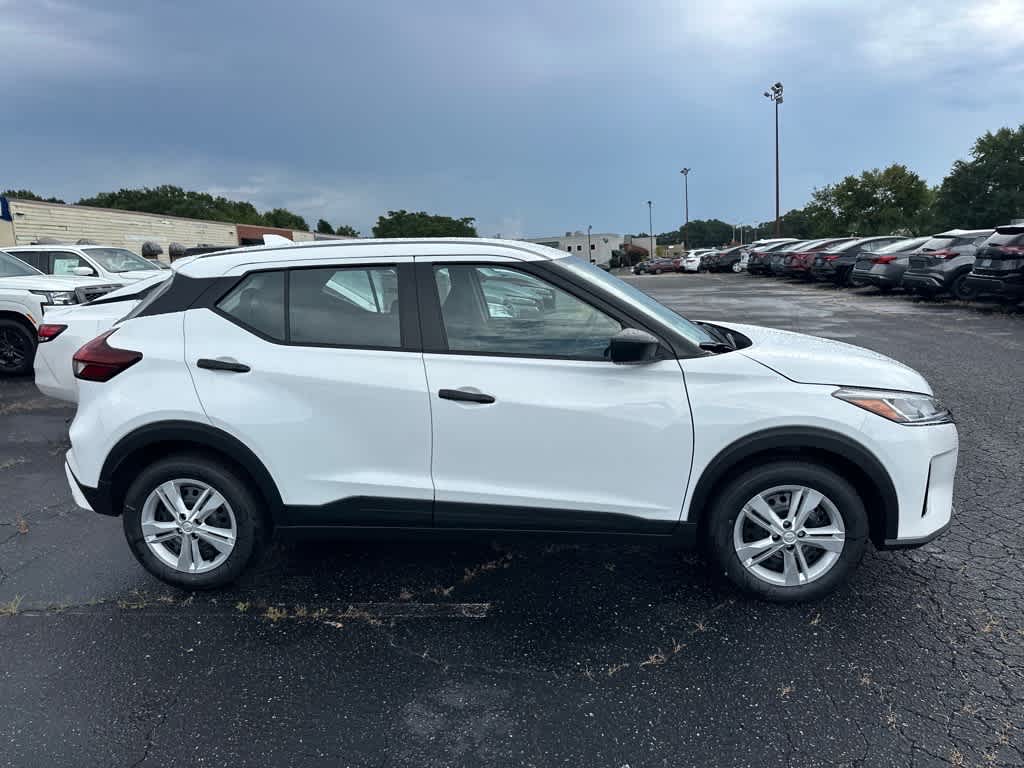 2025 Nissan Kicks Play S