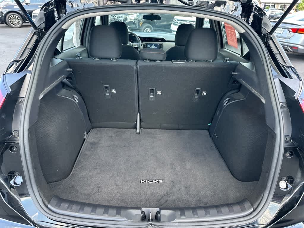 2024 Nissan Kicks SR