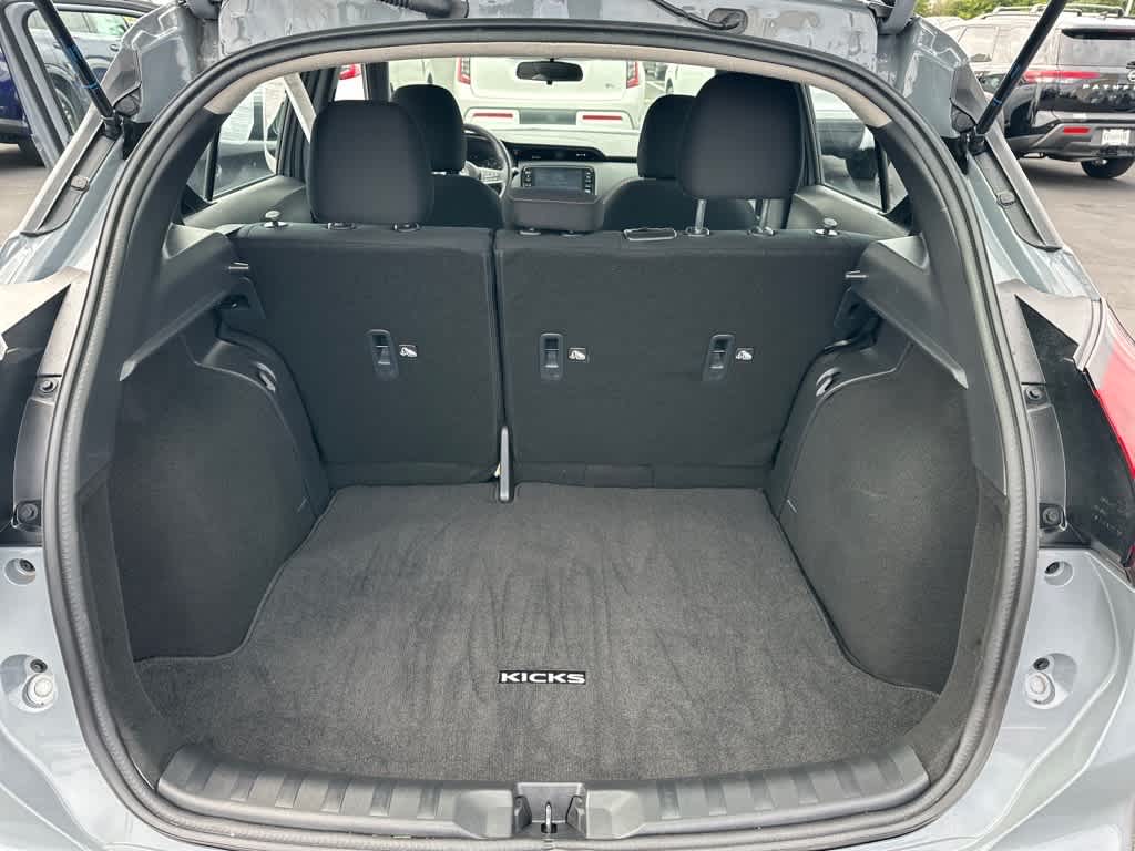 2024 Nissan Kicks SR