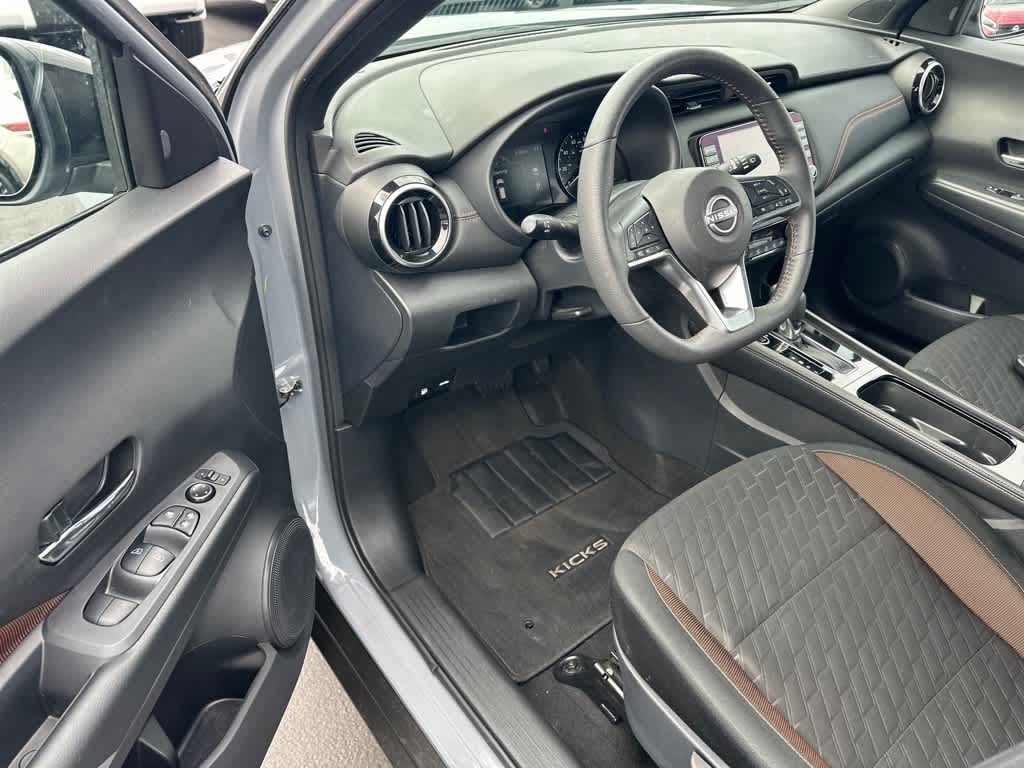 2024 Nissan Kicks SR
