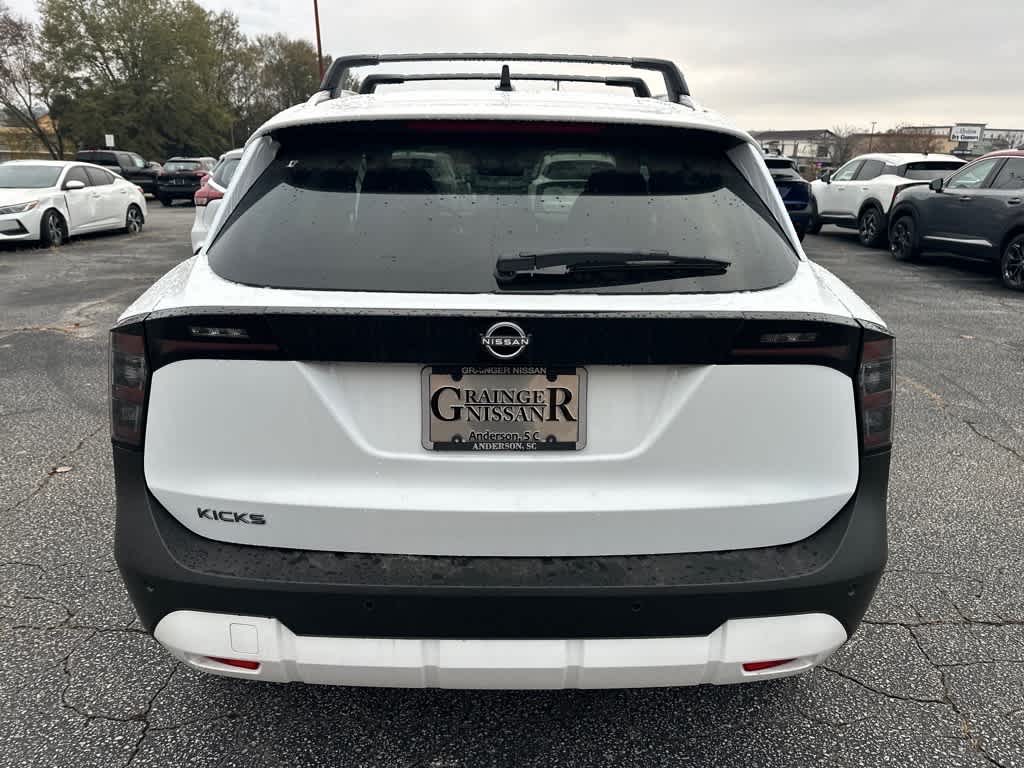 2026 Nissan Kicks SV