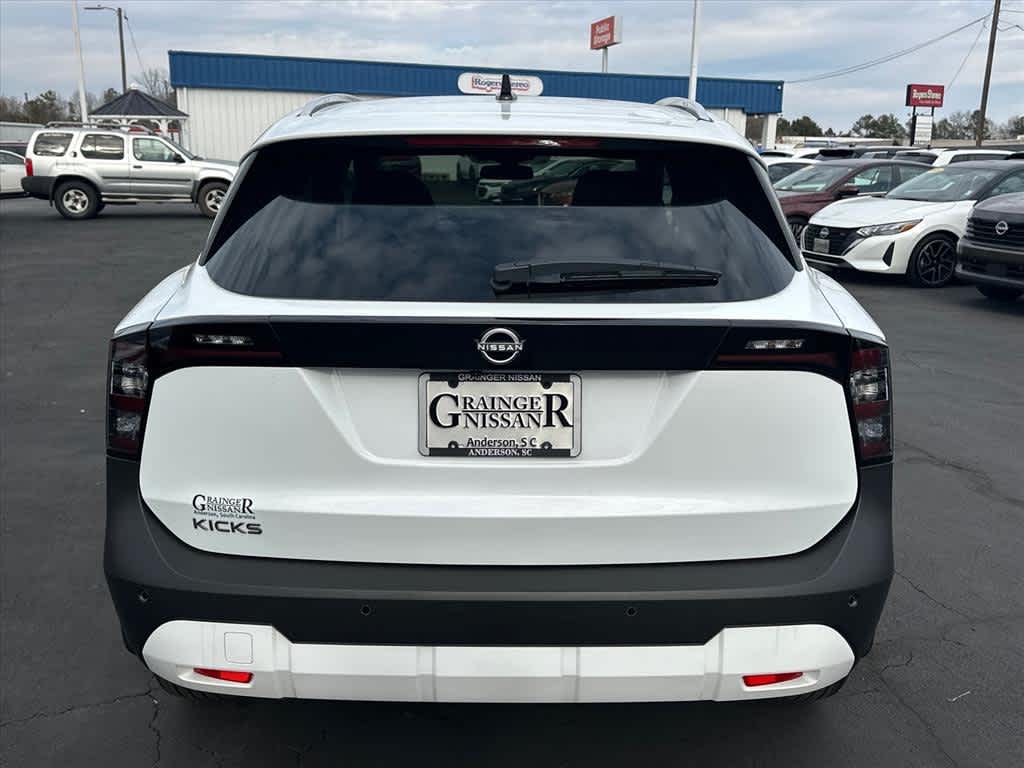 2026 Nissan Kicks SV