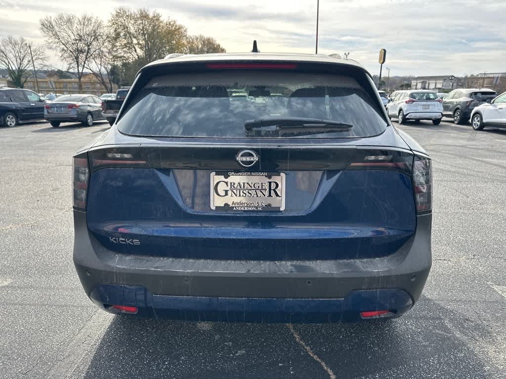 2026 Nissan Kicks SV
