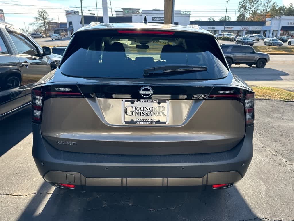 2026 Nissan Kicks SV