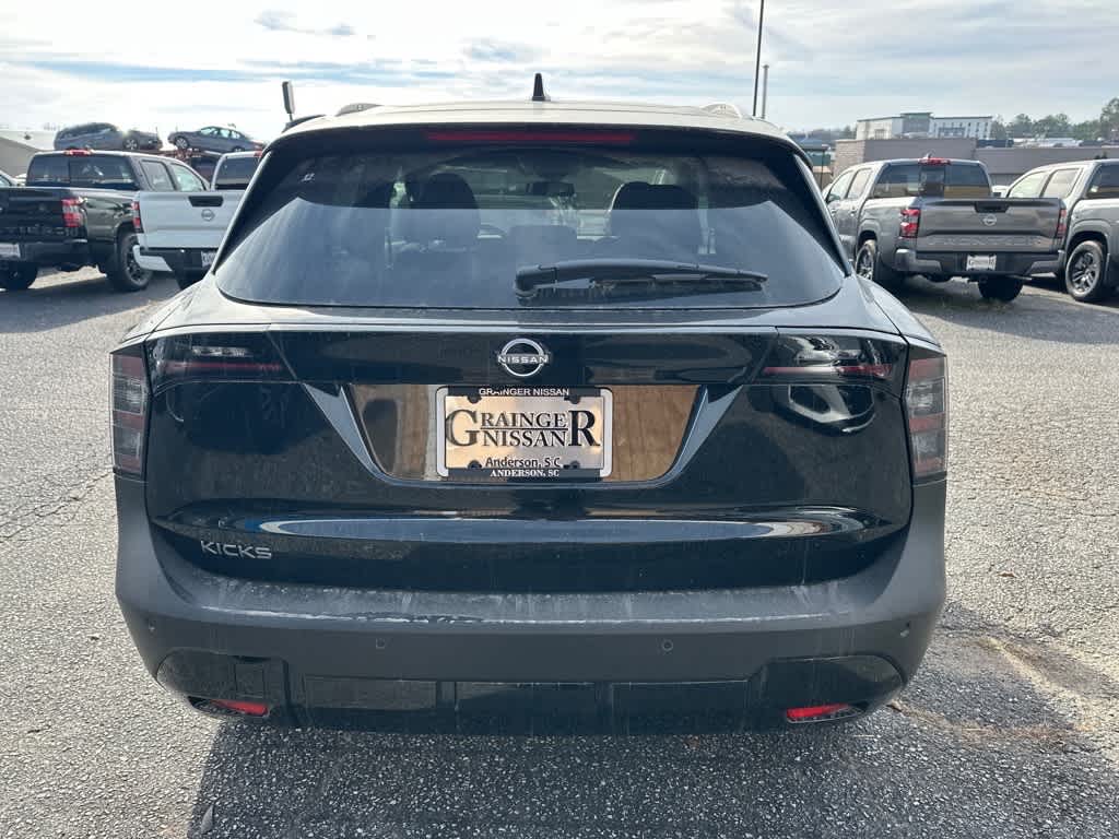 2026 Nissan Kicks SV