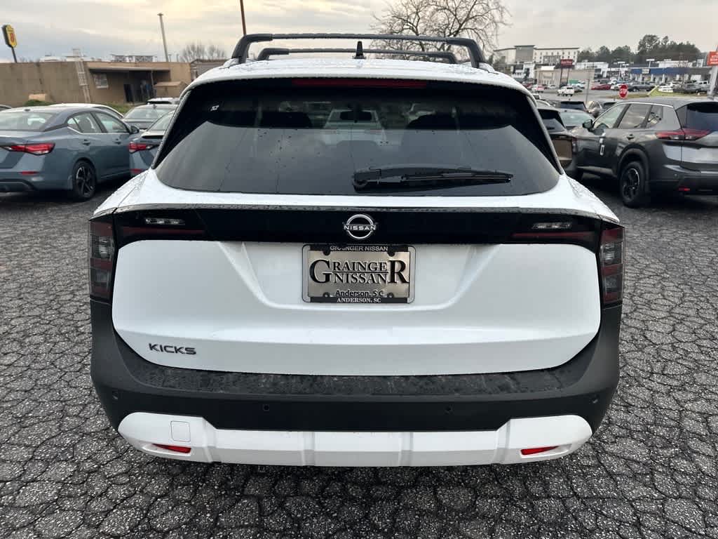 2026 Nissan Kicks SV