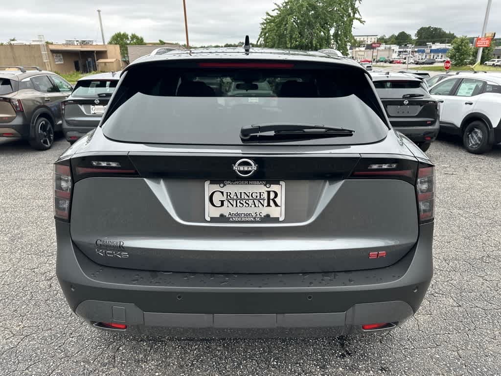 2025 Nissan Kicks SR