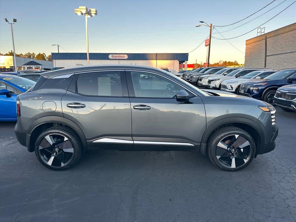 2025 Nissan Kicks SR