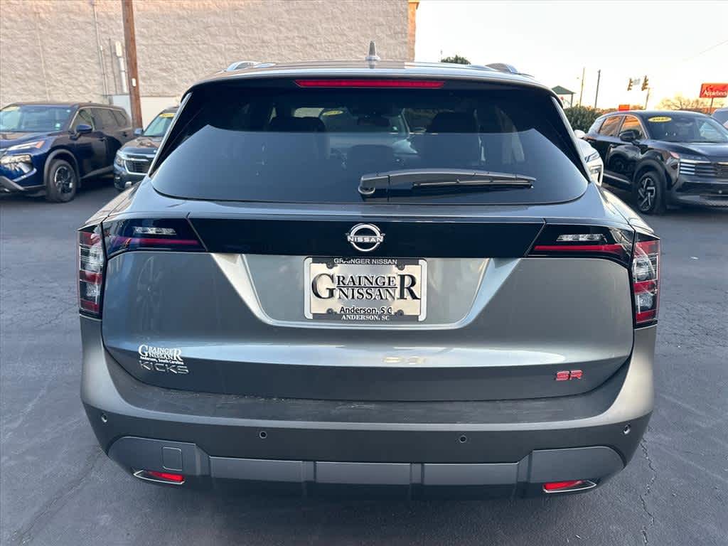 2025 Nissan Kicks SR