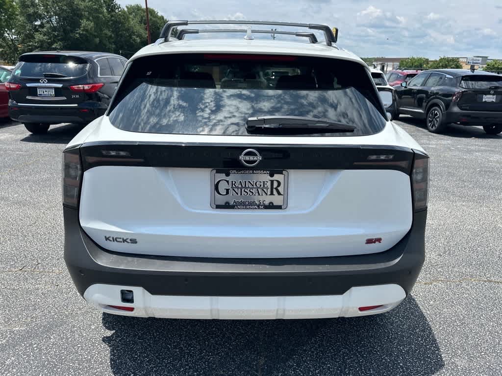 2025 Nissan Kicks SR