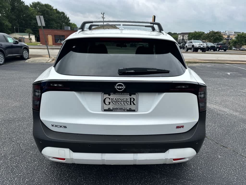 2025 Nissan Kicks SR