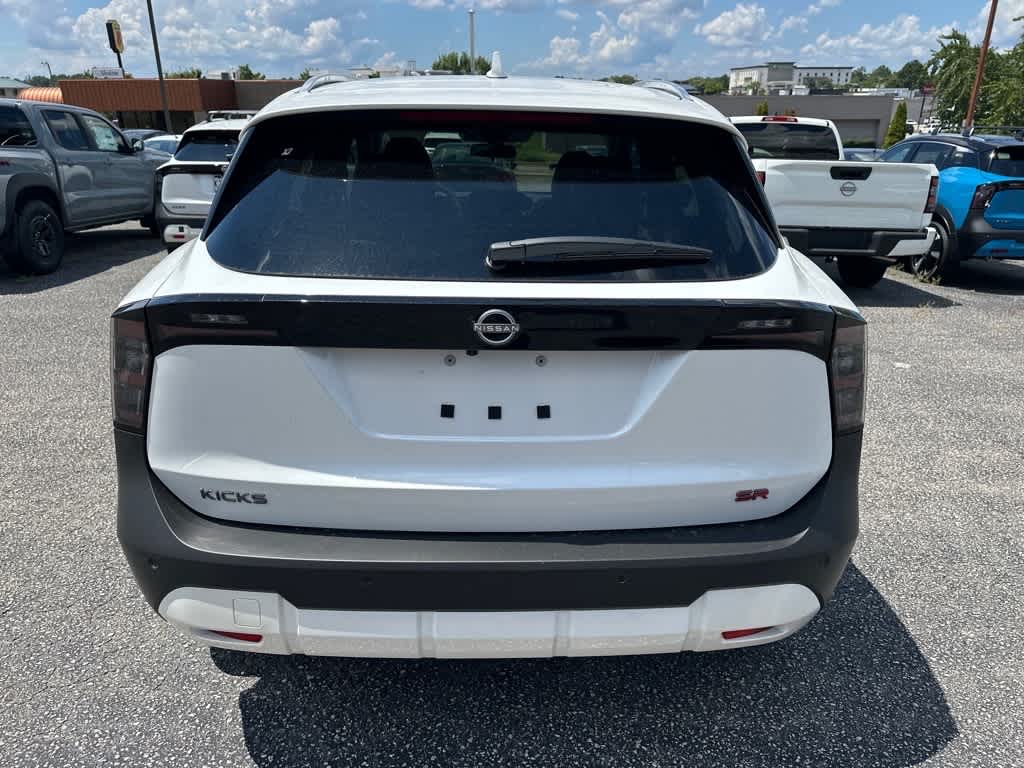 2025 Nissan Kicks SR