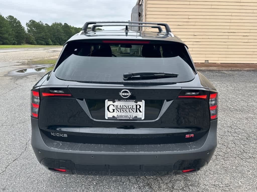 2025 Nissan Kicks SR