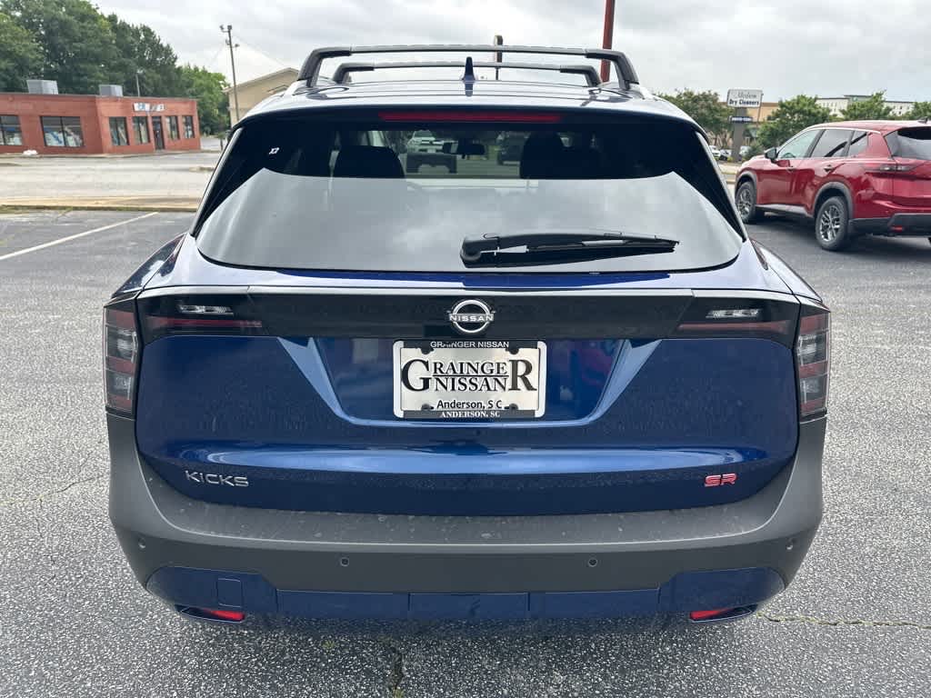 2025 Nissan Kicks SR