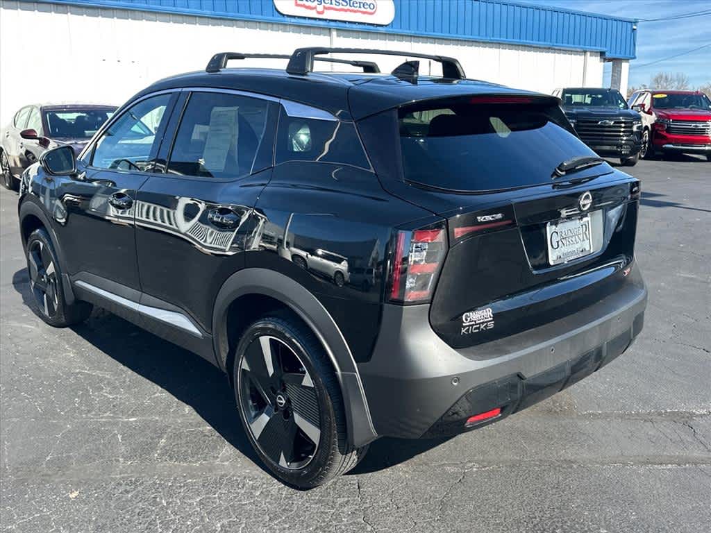 2025 Nissan Kicks SR