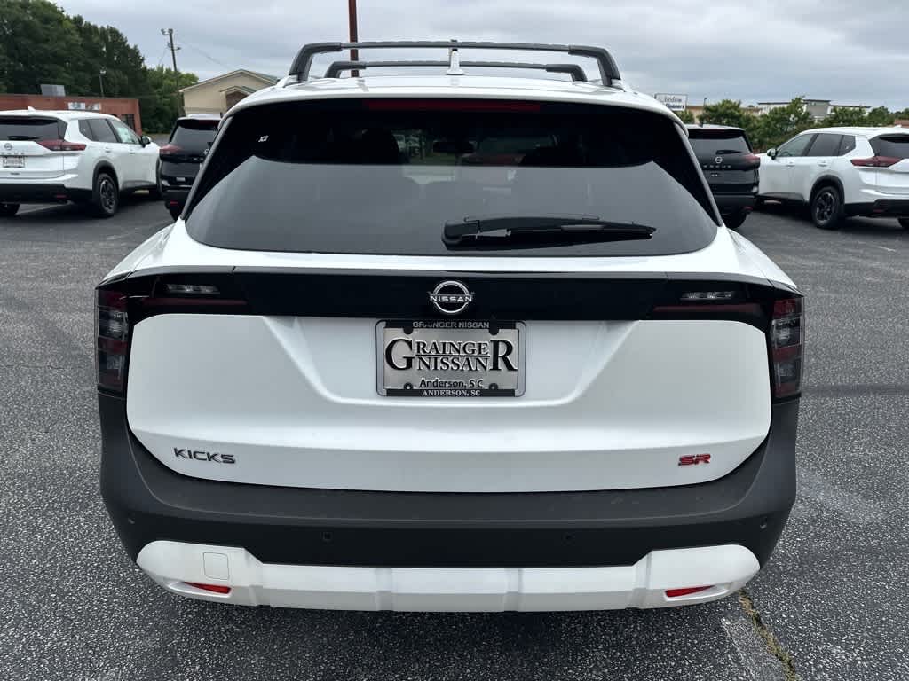 2025 Nissan Kicks SR