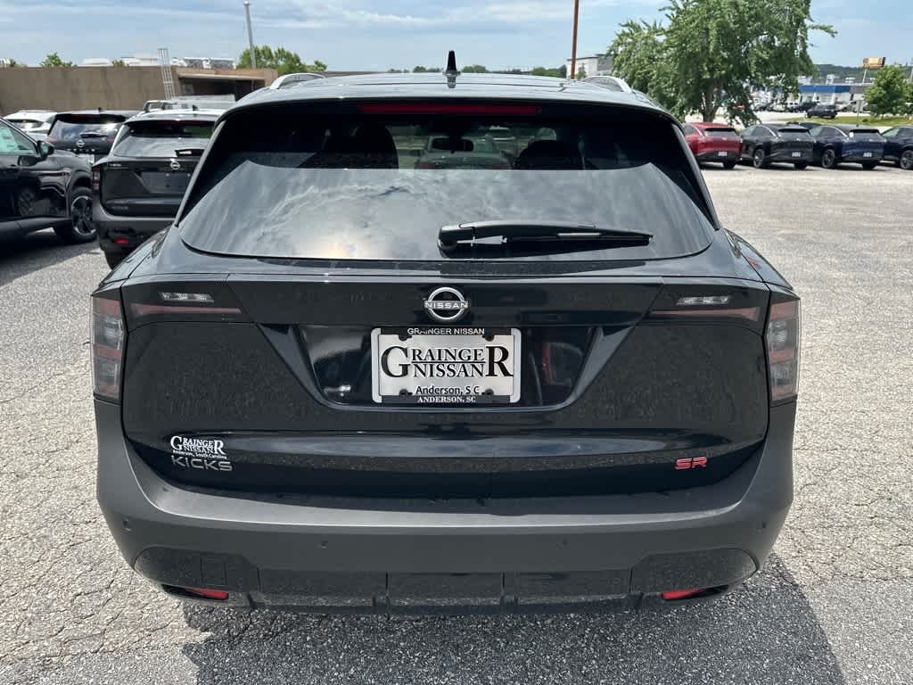 2025 Nissan Kicks SR