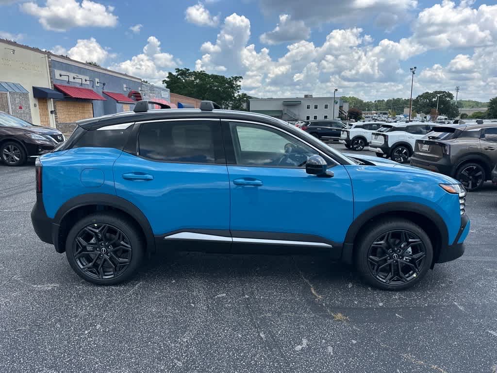 2025 Nissan Kicks SR