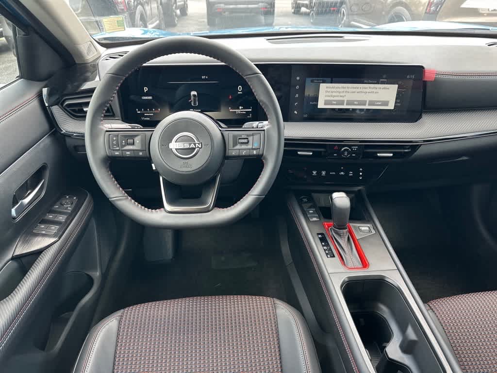 2025 Nissan Kicks SR