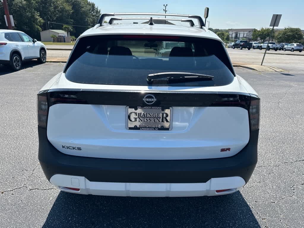 2026 Nissan Kicks SR