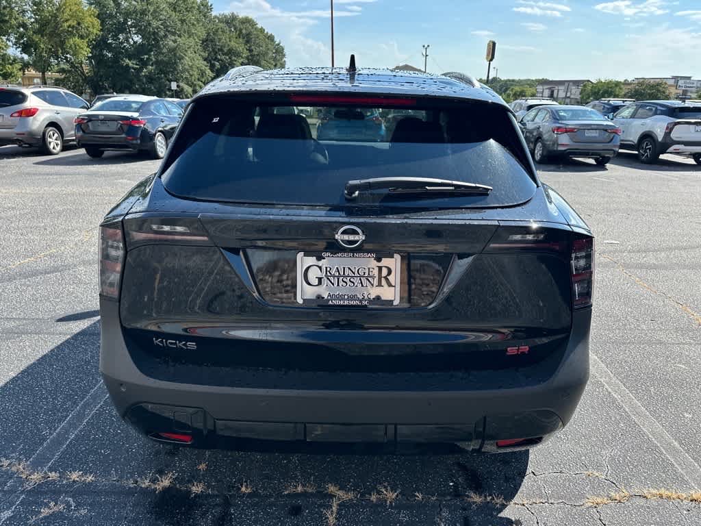 2025 Nissan Kicks SR
