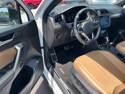 2023 Volkswagen Tiguan SE R-Line Black