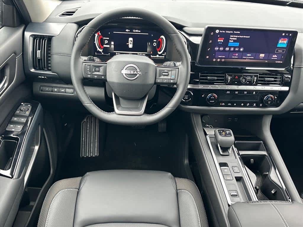 2026 Nissan Pathfinder SL